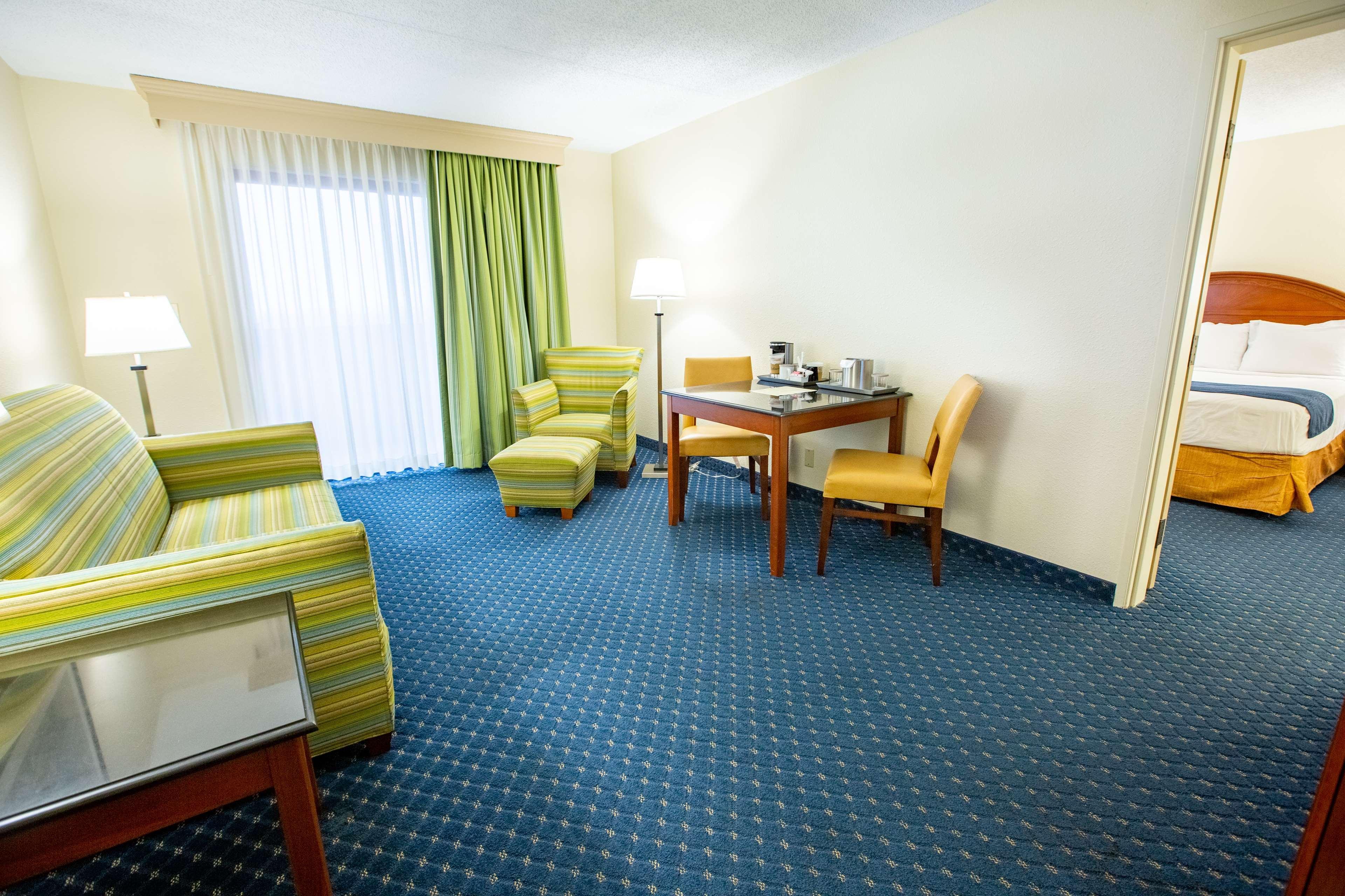 Radisson Hotel ブランソン エクステリア 写真