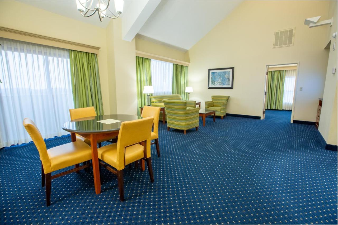 Radisson Hotel ブランソン エクステリア 写真
